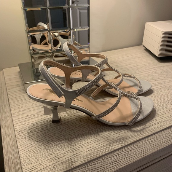 Nina silver dazzling sandals size 10, brand new - Picture 2 of 5